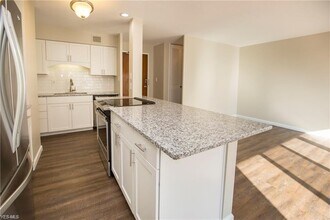 12520 Edgewater Dr-Unit -708 in Lakewood, OH - Building Photo - Building Photo