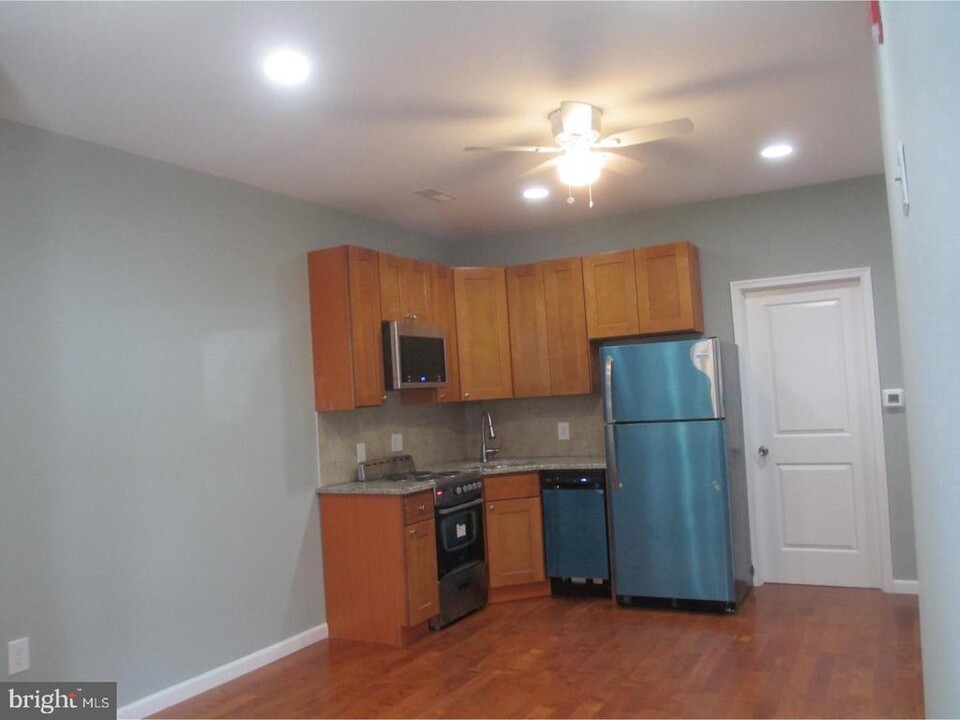 1239 N 28th St-Unit -1 in Philadelphia, PA - Foto de edificio