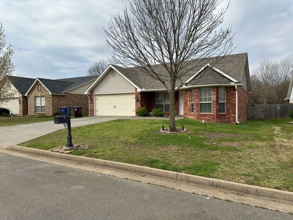 6412 Huntington Ct in Fort Smith, AR - Building Photo