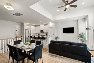 2037 Statesville Ave in Charlotte, NC - Building Photo - Building Photo