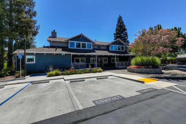 Salishan Apartments in Citrus Heights, CA - Building Photo - Building Photo