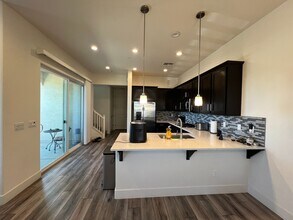 101 Alboran Sea Cir in Sacramento, CA - Building Photo - Building Photo