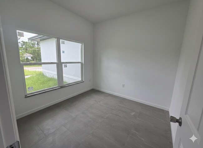 2901 43rd St W in Lehigh Acres, FL - Building Photo - Building Photo