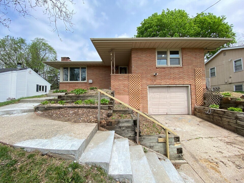 2540 Boyd St in Des Moines, IA - Building Photo