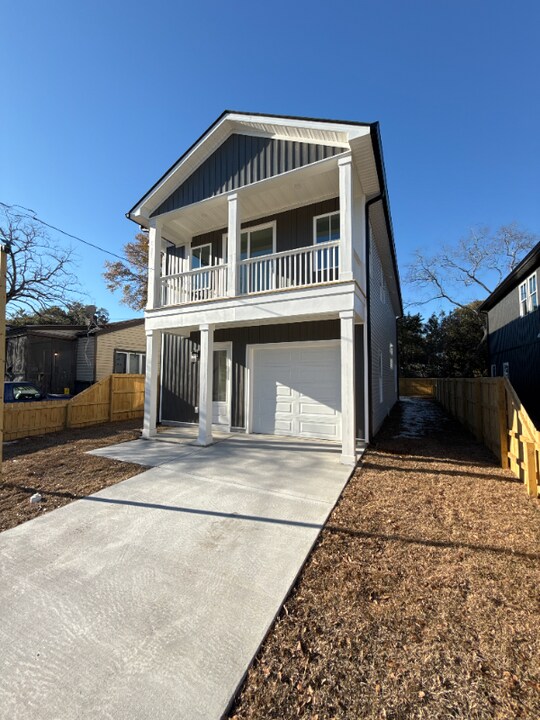 2020 Riverview Ave in North Charleston, SC - Building Photo