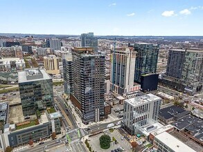 1212 Demonbreun St, Unit 2102 in Nashville, TN - Building Photo - Building Photo