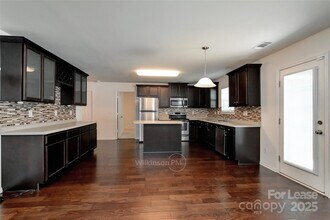 9409 Pond Vista Court in Charlotte, NC - Building Photo - Building Photo