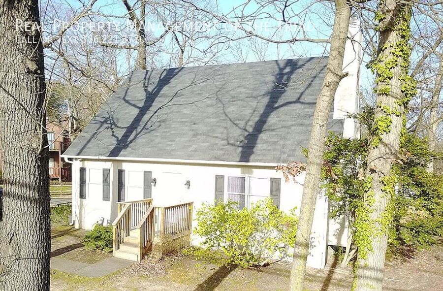 1349 Brookwood Dr in Winston-Salem, NC - Building Photo
