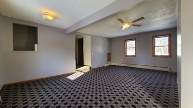 902 N Hamilton St in Saint Croix Falls, WI - Building Photo - Building Photo