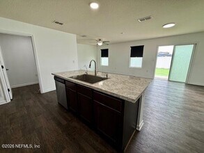 3640 Alta Lakes Blvd in Jacksonville, FL - Building Photo - Building Photo