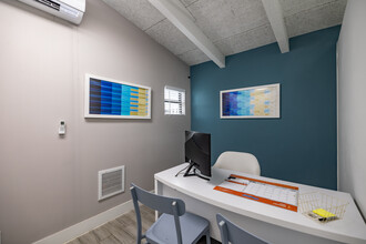 Azure Villas in Pembroke Park, FL - Building Photo - Interior Photo