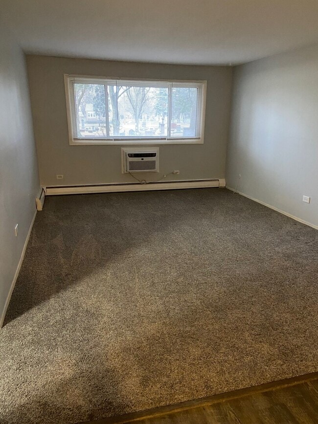 8541 Lotus Ave in Skokie, IL - Building Photo - Building Photo