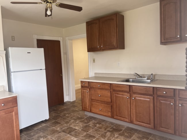 628 Lincoln Hwy E