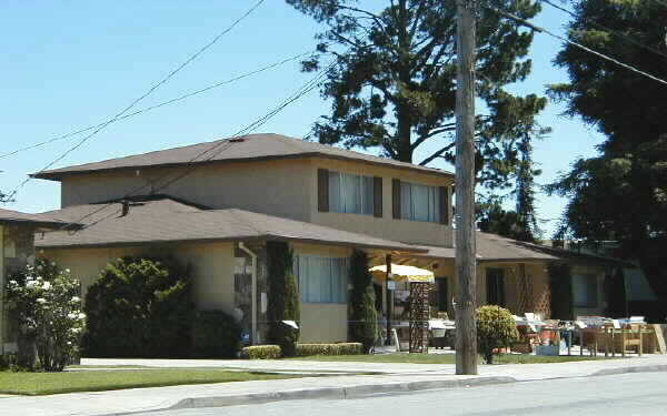 1641-1645 Union Ave in Redwood City, CA - Foto de edificio - Building Photo