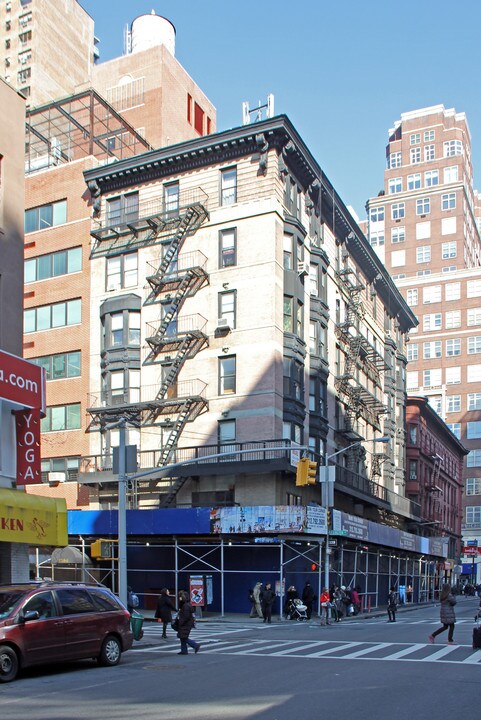 1262-1270 Lexington Ave in New York, NY - Building Photo