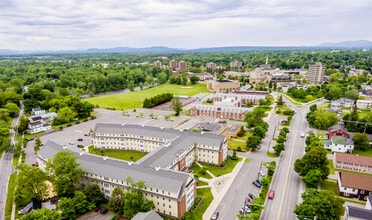 Broad Street Commons in Plattsburgh, NY - Foto de edificio - Building Photo