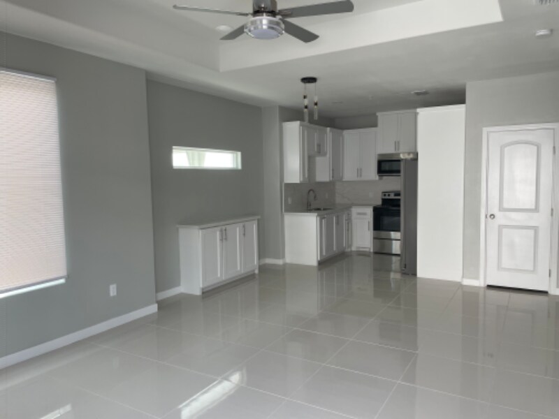 2507 N Vineyard Ave in Edinburg, TX - Foto de edificio