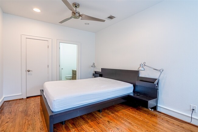 property at 5321 Lillian St