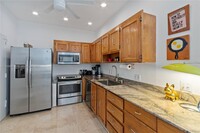 12 Farrey Ln, Unit 310 in Miami Beach, FL - Building Photo - Building Photo