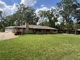 906 Meadow Ln in Lufkin, TX - Building Photo