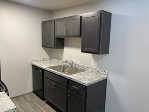 The Apex in Cincinnati, OH - Building Photo - Building Photo