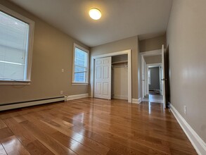 47 E 39th St in Bayonne, NJ - Building Photo - Building Photo
