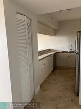 6976 W Sample Rd in Coral Springs, FL - Building Photo - Building Photo