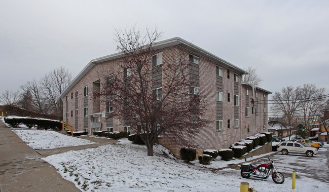 Park Avenue Apartments in West Mifflin, PA - Building Photo - Building Photo