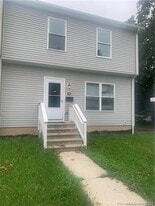 10 Elro St in Manchester, CT - Building Photo