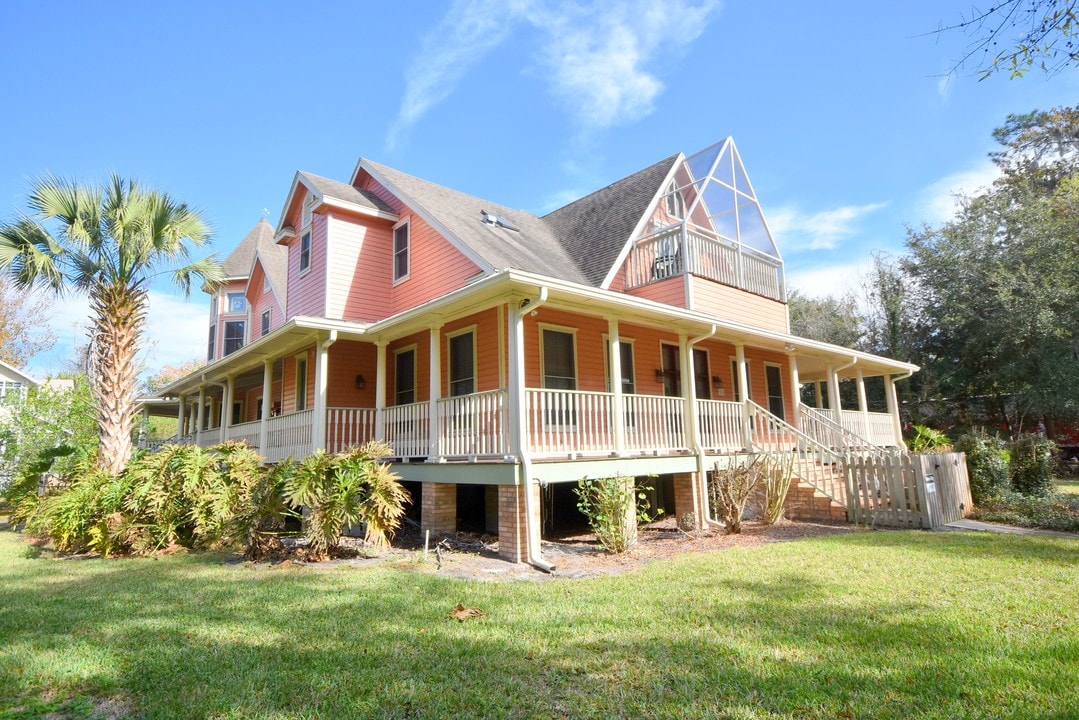 918 SE 2nd Ave in Gainesville, FL - Foto de edificio