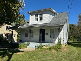 517 Lyndon Ln in Louisville, KY - Building Photo
