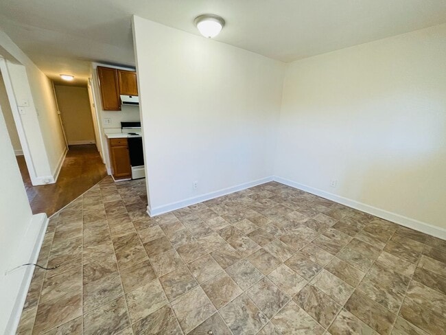 2719 Avent Ferry Rd in Raleigh, NC - Building Photo - Building Photo