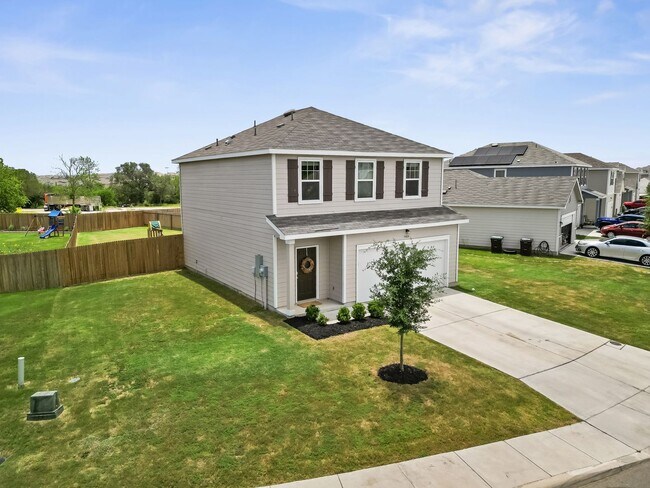 5484 Rue Girard in Converse, TX - Foto de edificio - Building Photo