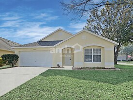 16041 Bay Vista Dr in Clermont, FL - Building Photo