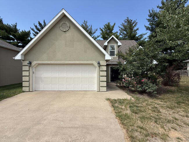property at 405 S Village Cir