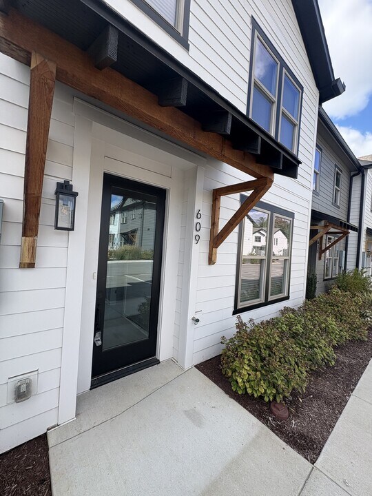 628 Wallace Ct in Nashville, TN - Building Photo