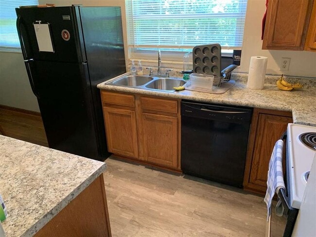 1805 Mayhew St in Tallahassee, FL - Building Photo - Building Photo