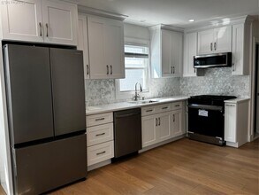 253 W Market St in Long Beach, NY - Building Photo - Building Photo