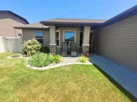 638 Field Stream Way in Twin Falls, ID - Building Photo