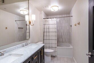 9550 E Thunderbird Rd, Unit 138 in Scottsdale, AZ - Foto de edificio - Building Photo