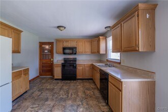 8686 Maple Ln in Lee Center, NY - Building Photo - Building Photo