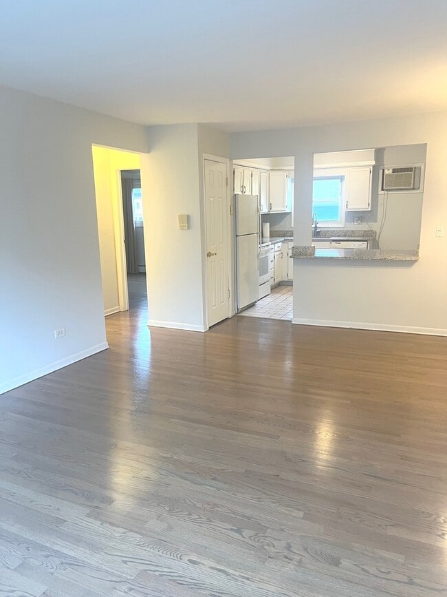 7952 Madison St in River Forest, IL - Building Photo - Building Photo