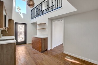 1106 5th Ave, Unit 2 in Los Angeles, CA - Building Photo - Building Photo