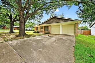 1402 Hillcrest Dr in Sherman, TX - Building Photo - Building Photo