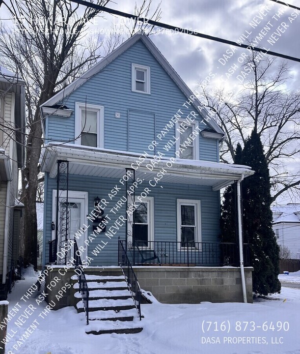 19 Heward Ave in Buffalo, NY - Building Photo