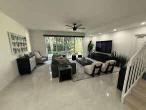500 Capistrano Dr in Palm Beach Gardens, FL - Building Photo - Building Photo