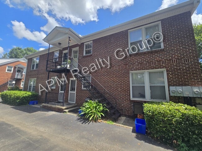 property at 3411 River Dr