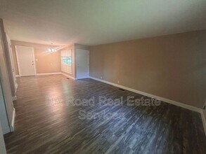 4108 Middlehurst Ln in Dayton, OH - Building Photo - Building Photo