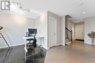 522 Silvertip Ln in Ottawa, ON - Building Photo - Building Photo