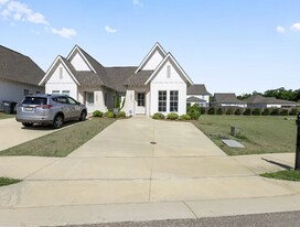 1255 Burrow Cir in Opelika, AL - Building Photo